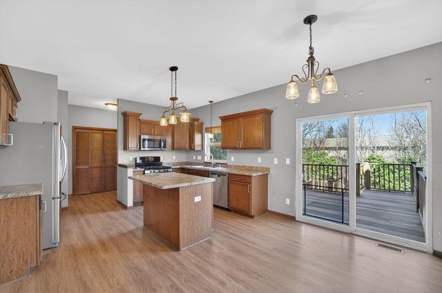 4226 W Willow WAY, Milwaukee, WI 53221