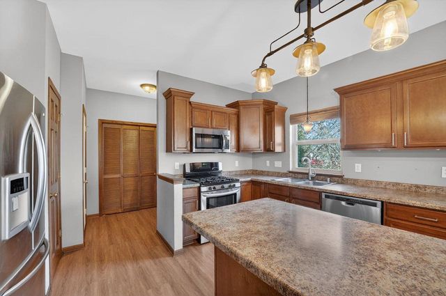 4226 W Willow WAY, Milwaukee, WI 53221