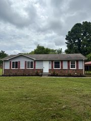 112 Haley Rd, Dickson, TN 37055