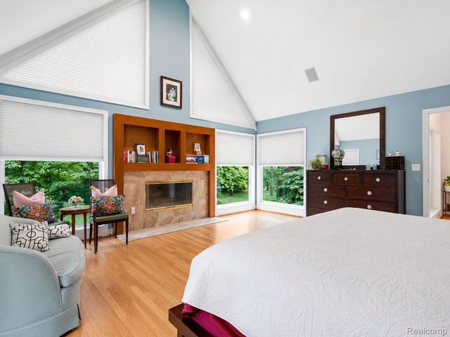 3104 Quarton Road, Bloomfield Charter Township, MI 48304