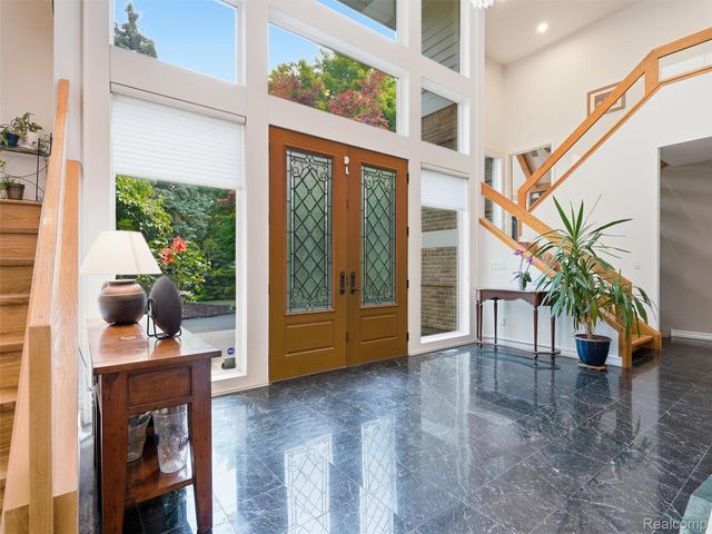 3104 Quarton Road, Bloomfield Charter Township, MI 48304