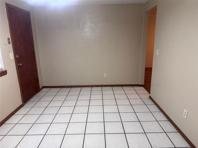 1009 Lapwing Road, Edmond, OK 73003