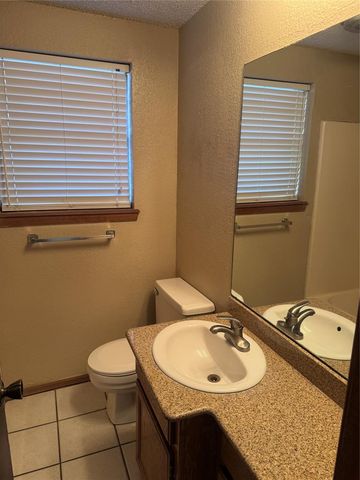 1009 Lapwing Road, Edmond, OK 73003