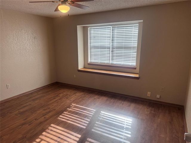 1009 Lapwing Road, Edmond, OK 73003