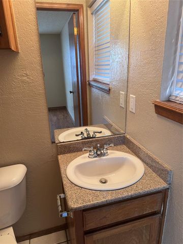 1009 Lapwing Road, Edmond, OK 73003