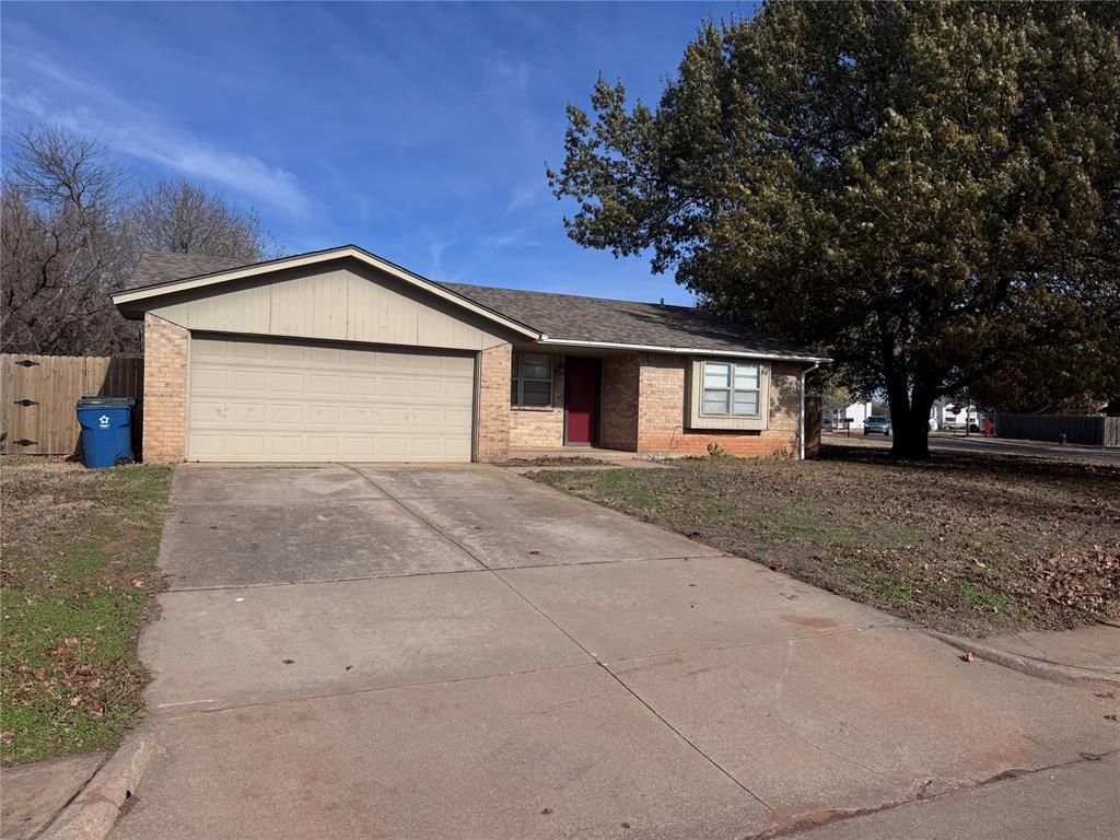 1009 Lapwing Road, Edmond, OK 73003