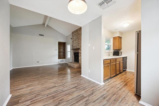 12817 Hymeadow DR B, Austin, TX 78729