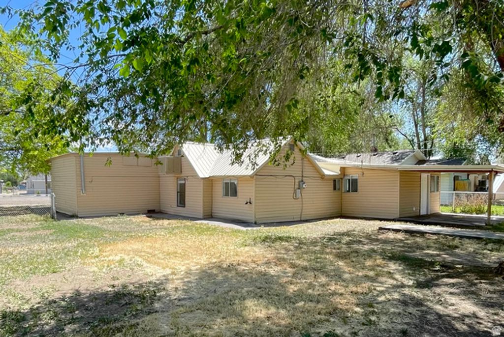 Image 1 of property listing at 262 S 300 W, Delta, UT 84624