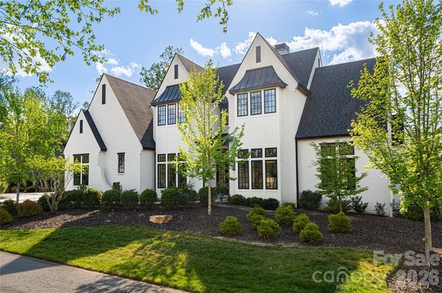 6 Stansbury Drive, Asheville, NC 28803