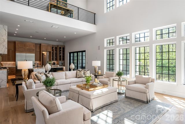 6 Stansbury Drive, Asheville, NC 28803