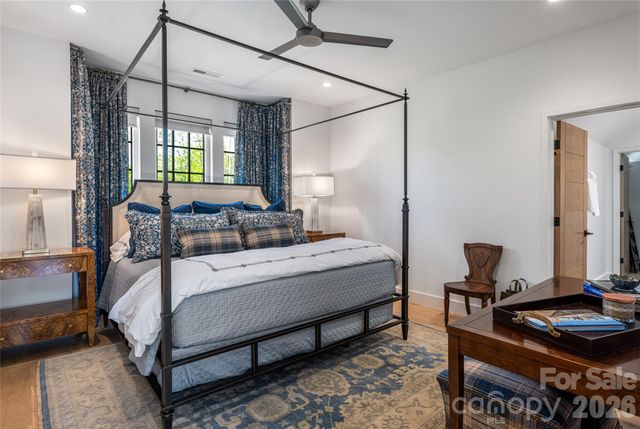 6 Stansbury Drive, Asheville, NC 28803