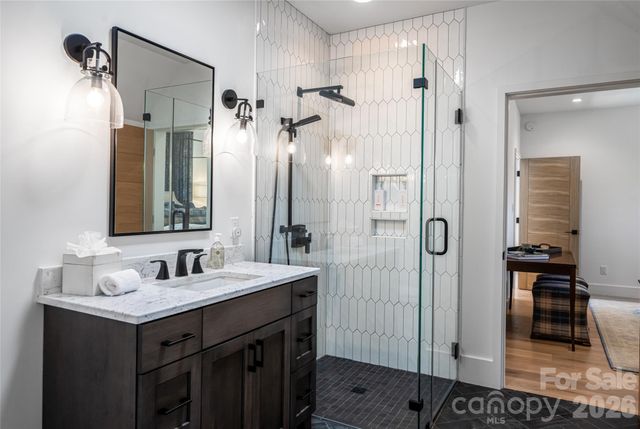 6 Stansbury Drive, Asheville, NC 28803