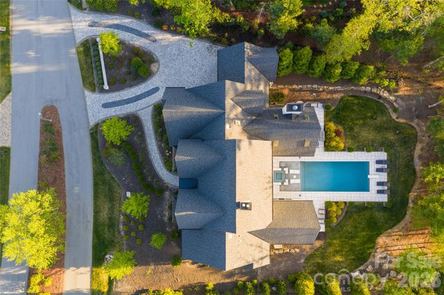 6 Stansbury Drive, Asheville, NC 28803