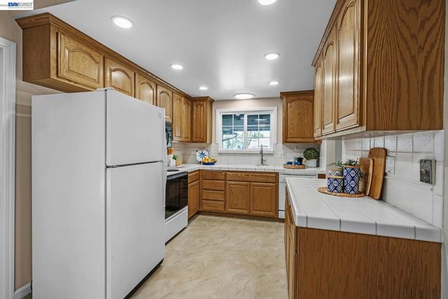 34199 Cartwright Pl, Fremont, CA 94555