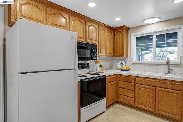 34199 Cartwright Pl, Fremont, CA 94555