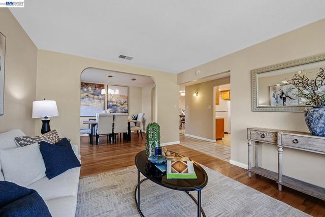 34199 Cartwright Pl, Fremont, CA 94555