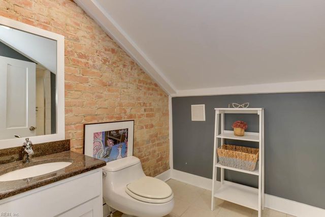 409 Duke St Apt 300, Norfolk, VA 23510