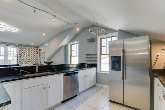 409 Duke St Apt 300, Norfolk, VA 23510