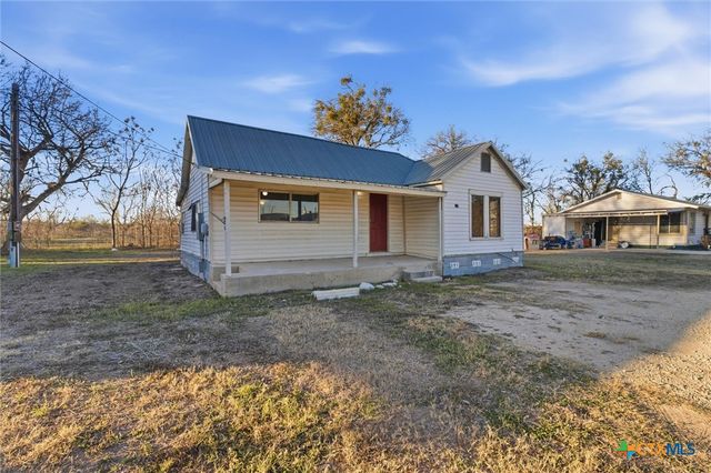 204 Salinas Road, San Marcos, TX 78666