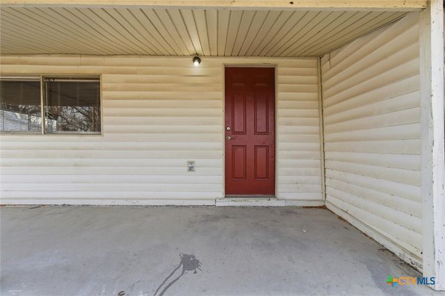 204 Salinas Road, San Marcos, TX 78666