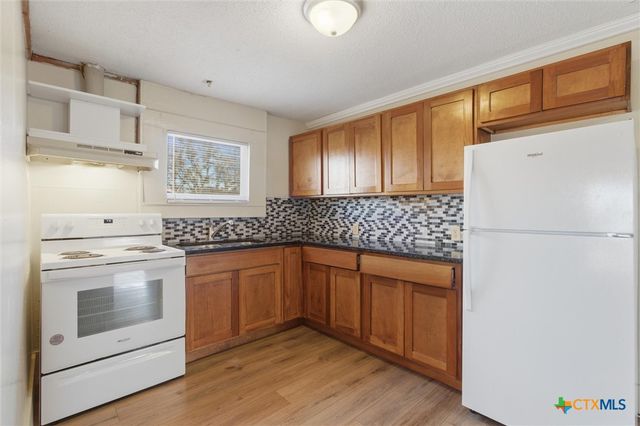 204 Salinas Road, San Marcos, TX 78666