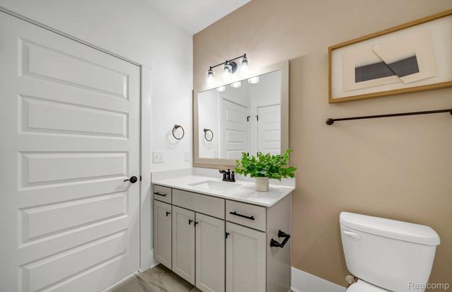 4163 Flagstone Drive, Milford Charter Township, MI 48381