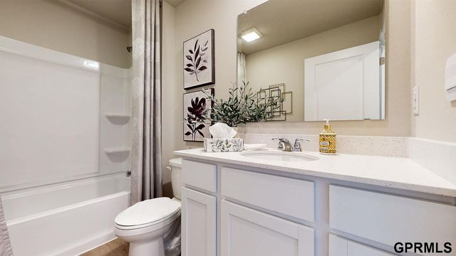 8804 S 184th Terrace, Omaha, NE 68136