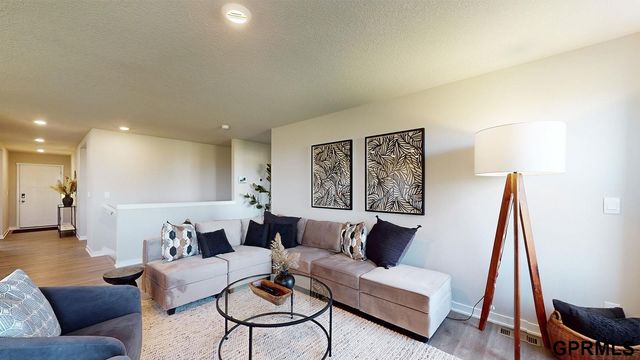 8804 S 184th Terrace, Omaha, NE 68136