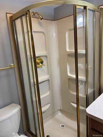 109 W Kennett Road, Pontiac, MI 48340