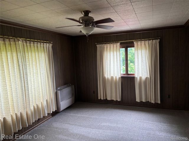 109 W Kennett Road, Pontiac, MI 48340