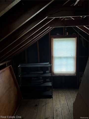 109 W Kennett Road, Pontiac, MI 48340