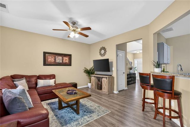 94 Hill Crest Cir, Hiram, GA 30141