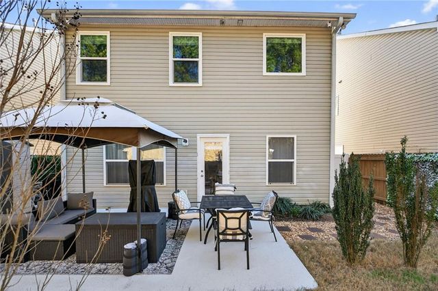 94 Hill Crest Cir, Hiram, GA 30141