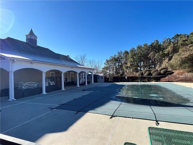 94 Hill Crest Cir, Hiram, GA 30141