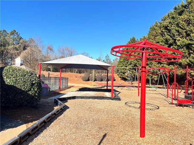 94 Hill Crest Cir, Hiram, GA 30141