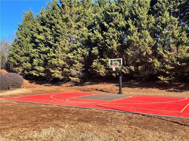 94 Hill Crest Cir, Hiram, GA 30141