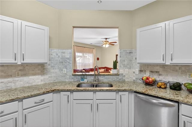 94 Hill Crest Cir, Hiram, GA 30141