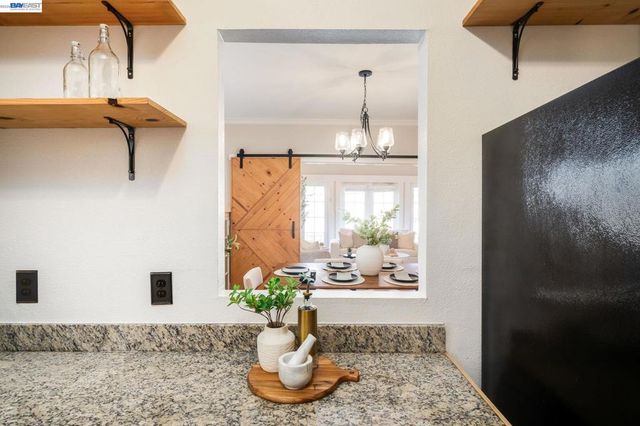 3746 Park Boulevard Way B, Oakland, CA 94610