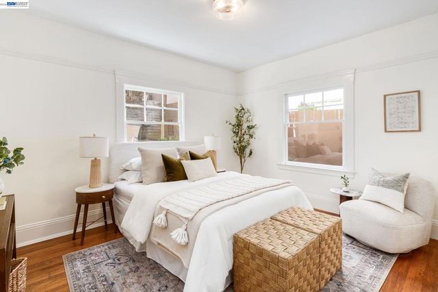 3746 Park Boulevard Way B, Oakland, CA 94610