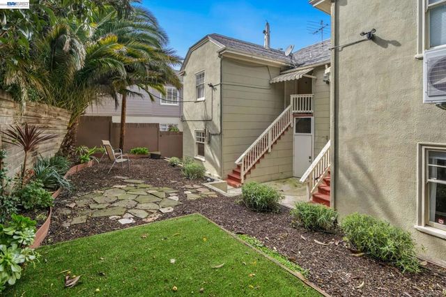 3746 Park Boulevard Way B, Oakland, CA 94610