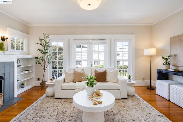 3746 Park Boulevard Way B, Oakland, CA 94610