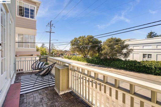 3746 Park Boulevard Way B, Oakland, CA 94610