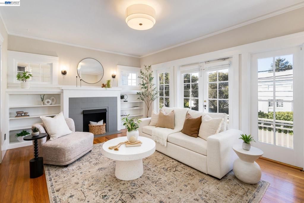 3746 Park Boulevard Way B, Oakland, CA 94610