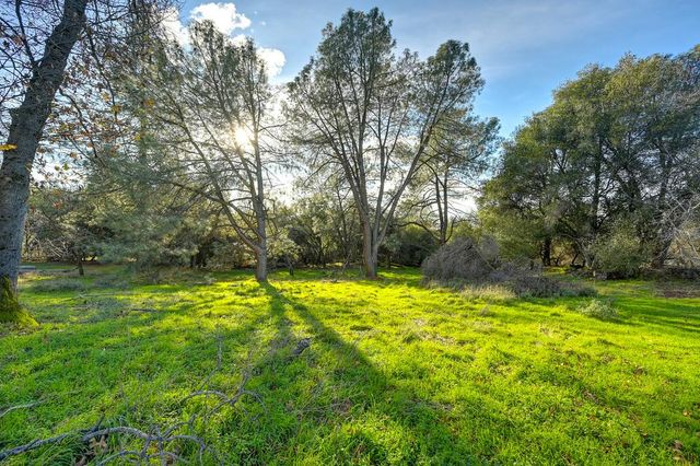 1800 Silverado Dr, Placerville, CA 95667