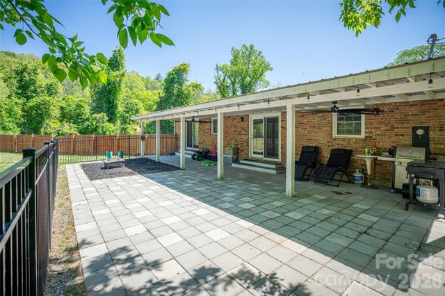 7 Lula Cove Road, Weaverville, NC 28787