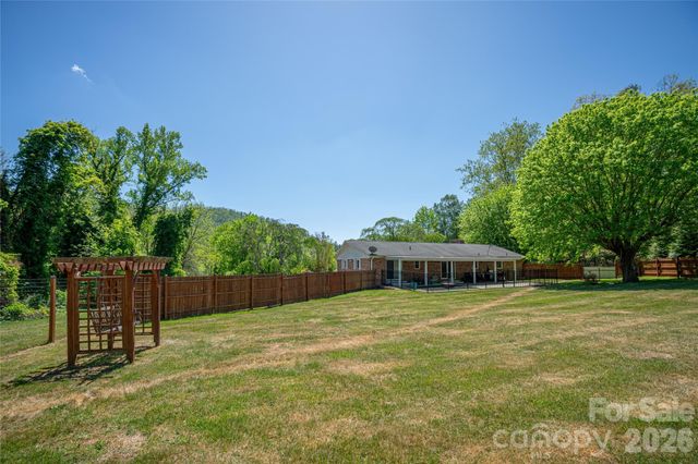 7 Lula Cove Road, Weaverville, NC 28787