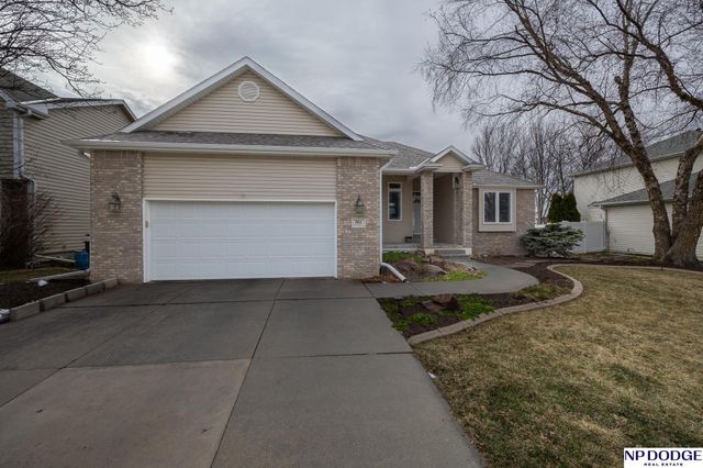 7411 San Mateo Lane, Lincoln, NE 68516