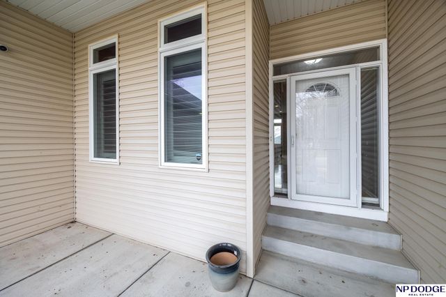 7411 San Mateo Lane, Lincoln, NE 68516