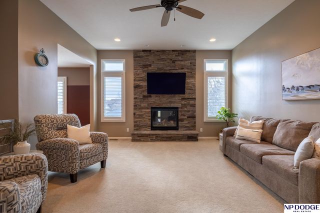 7411 San Mateo Lane, Lincoln, NE 68516