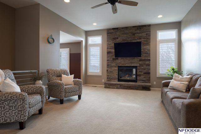 7411 San Mateo Lane, Lincoln, NE 68516